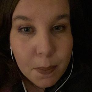 Meet your Posher, Caitlin